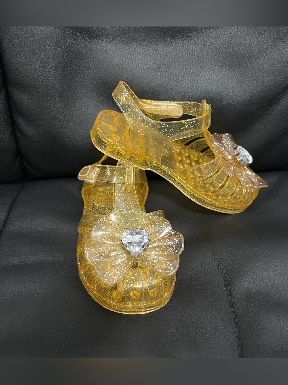NIB❗️Girls Jelly diamond gold Sandals with Bow and Heart size 24 ( 6.5 toddler)